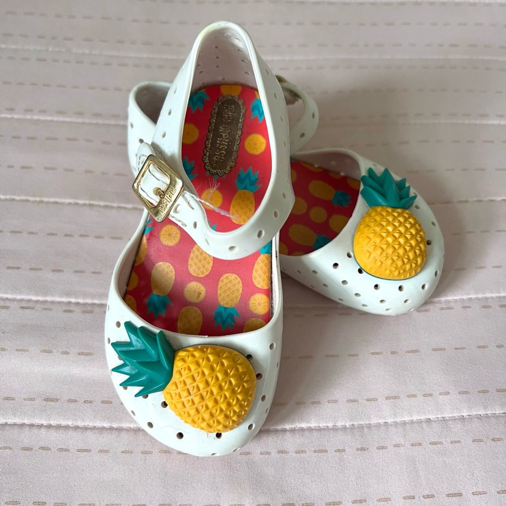 Mini Melissa girl pineapple sandals size 7